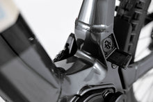 Lade das Bild in den Galerie-Viewer, Centurion No Pogo R3000