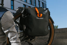 Lade das Bild in den Galerie-Viewer, Coboc Torino