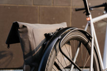 Lade das Bild in den Galerie-Viewer, Coboc Vesterbro