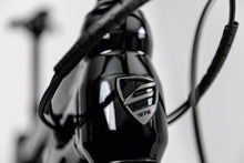 Lade das Bild in den Galerie-Viewer, Centurion Country Tour R960i grau logo plakette