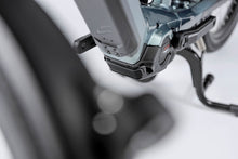 Lade das Bild in den Galerie-Viewer, Centurion Vario R960i Nahaufnahme Motor