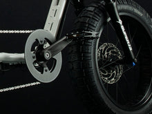 Lade das Bild in den Galerie-Viewer, super73 s2 apollo white pedale