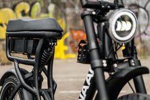 Lade das Bild in den Galerie-Viewer, Knaap LON Black Edition Detail Akku Sitz