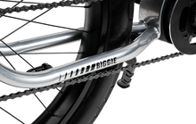Lade das Bild in den Galerie-Viewer, Ruff Cycles Biggie Delirium Silver detail