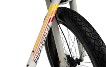 Lade das Bild in den Galerie-Viewer, Ruff Cycles Biggie future sand logo detail