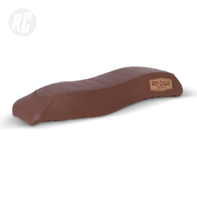 Lade das Bild in den Galerie-Viewer, Ruff Cycles - Sitzbank Echtleder braun (Lil' Buddy) liegend